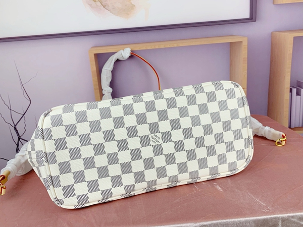 ルイヴィトンバッグ側面デザイン